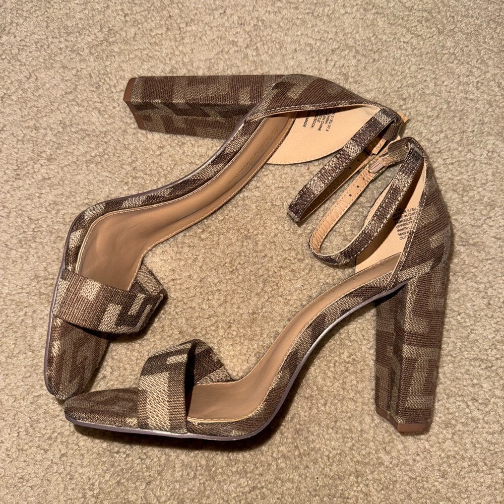 Shoe Dazzle Brown Heels with Chunky Block Heel